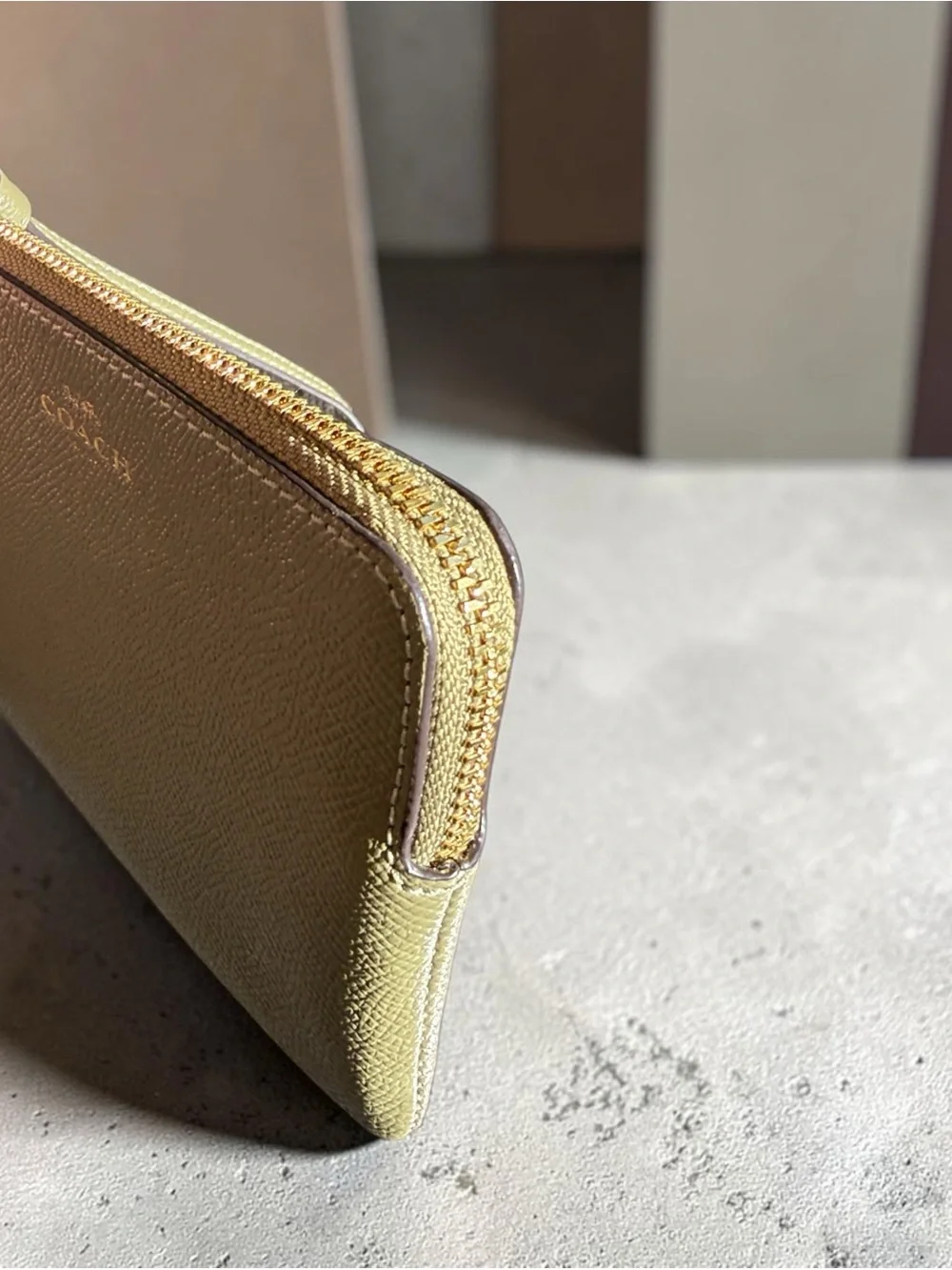 Coach Olive Green Pebbled Leather Zip Card Case with Gold Hardware